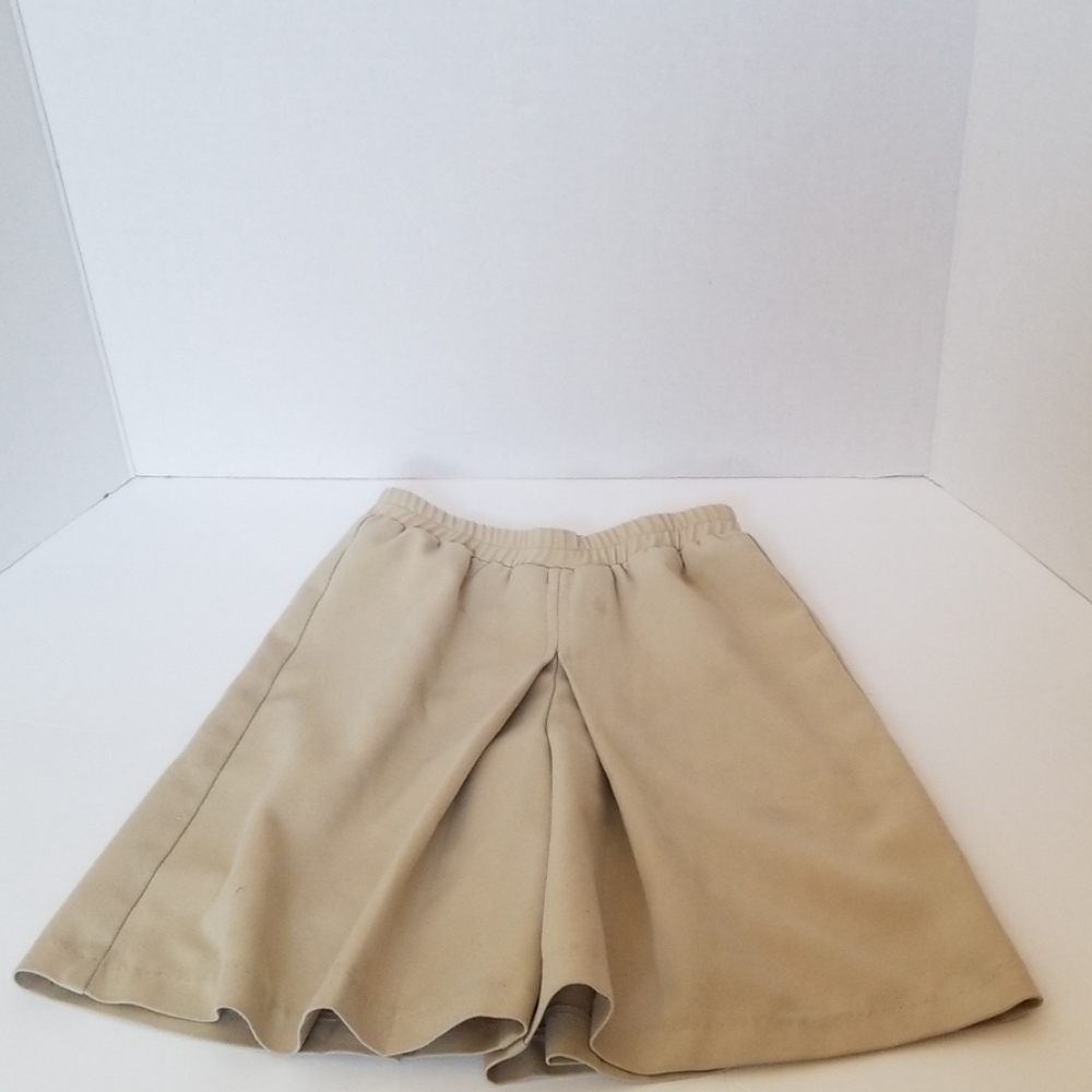 Girl's modest khaki culottes